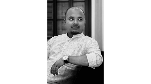 From Hobby to Passion: The Journey and Inspirations of Street Photographer Santanu Dey